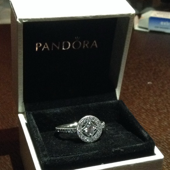 Vintage Allure 💍 - Picture 3 of 4